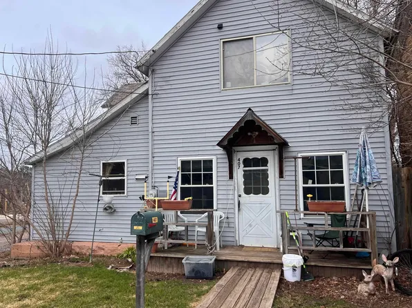 407 5th St, Iron Mountain, MI 49801