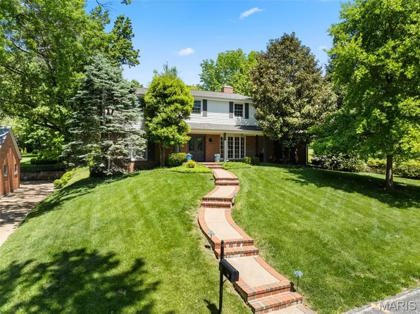 29 Thorndell Dr, Saint Louis, MO 63117