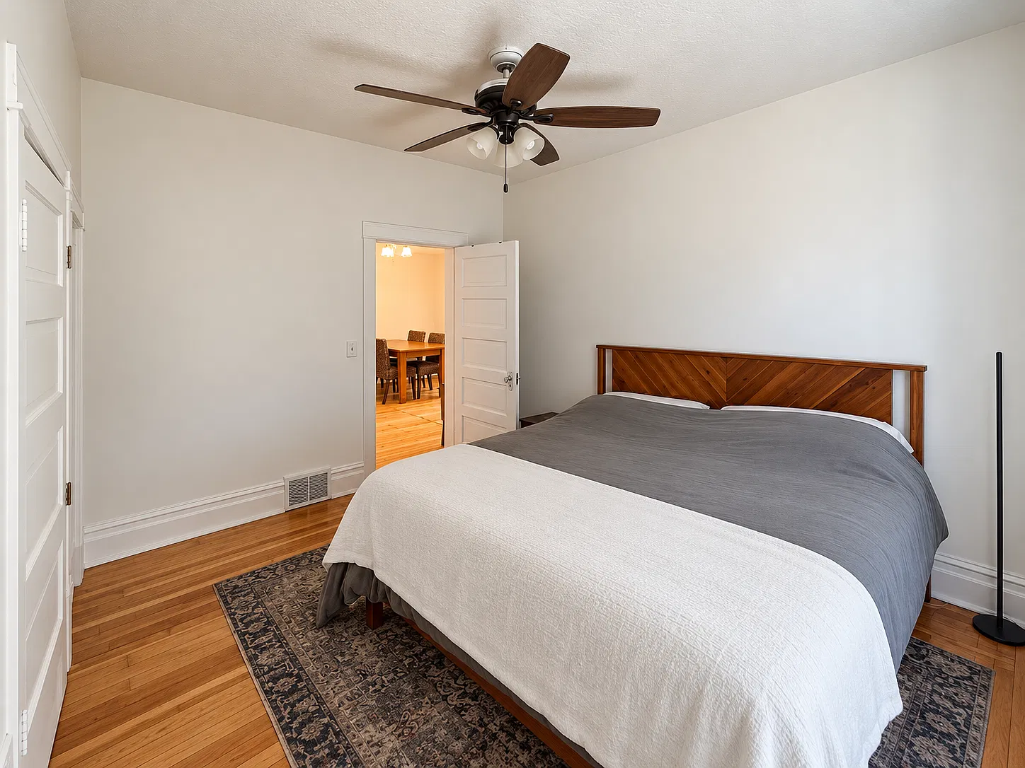3 bed, 1318 sqft, $3,900 — Photo 2