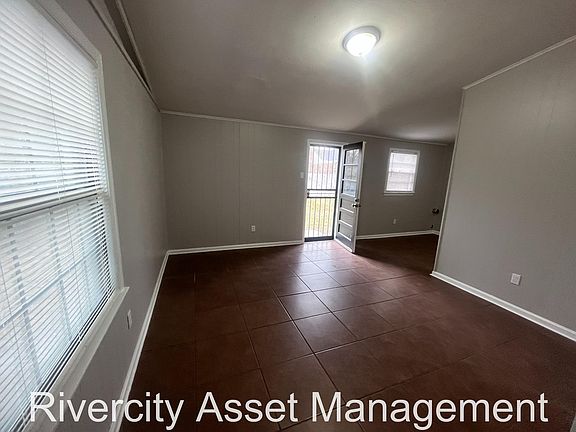 4th image of 1316 E Raines Rd