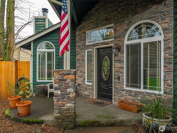 5th image of 2849 45th Avenue SE