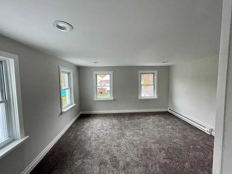 1710 Lower Rocky Dale Rd #3 — Photo 5