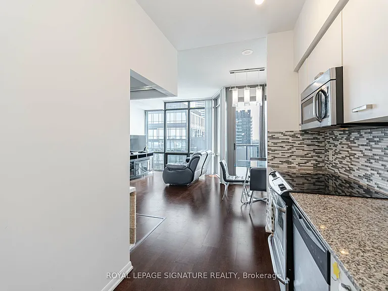 832 Bay St #3307 — Photo 8