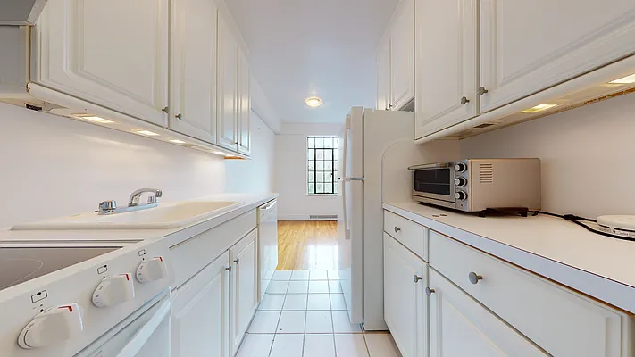 Rented by Bond New York | media 19