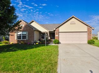 9092 N River Chase Ln, McCordsville, IN 46055