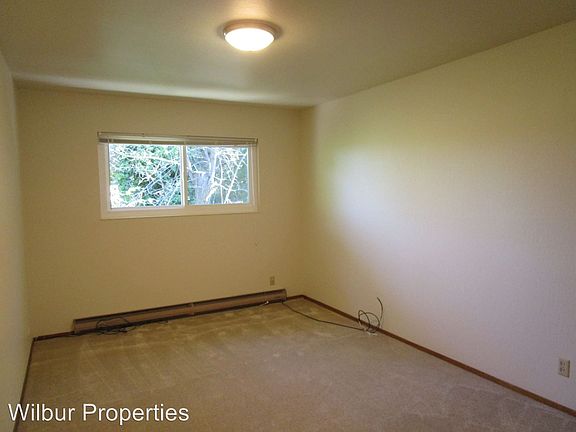 4th image of 33 Claremont Ave APT 2