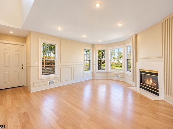 3rd image of 2001 Appleton Way #2001