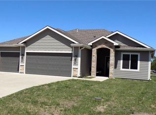 1215 Alexander Ct, Ottawa, KS 66067