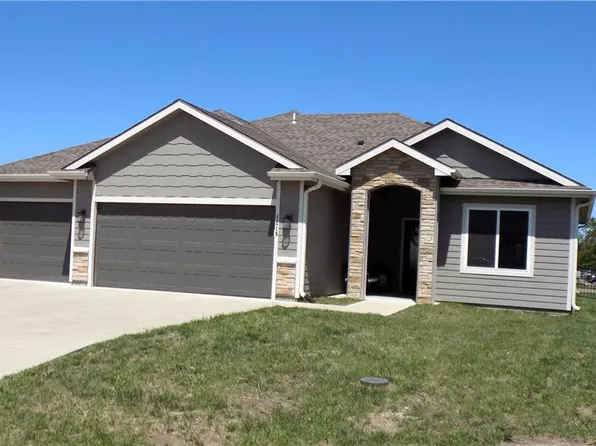 1215 Alexander Ct, Ottawa, KS 66067
