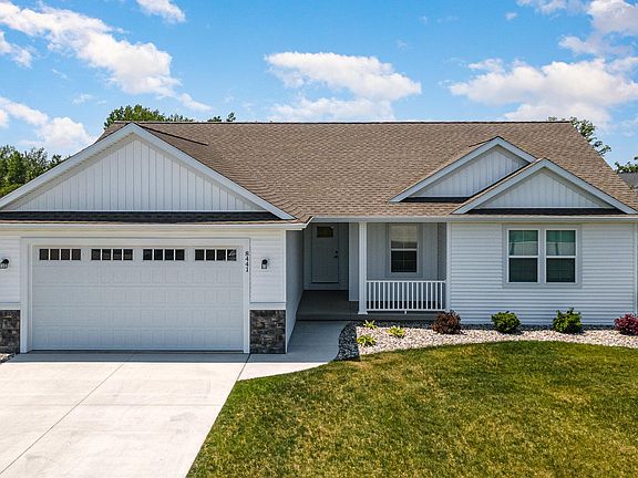 3rd image of 8441 Cottonwood Dr