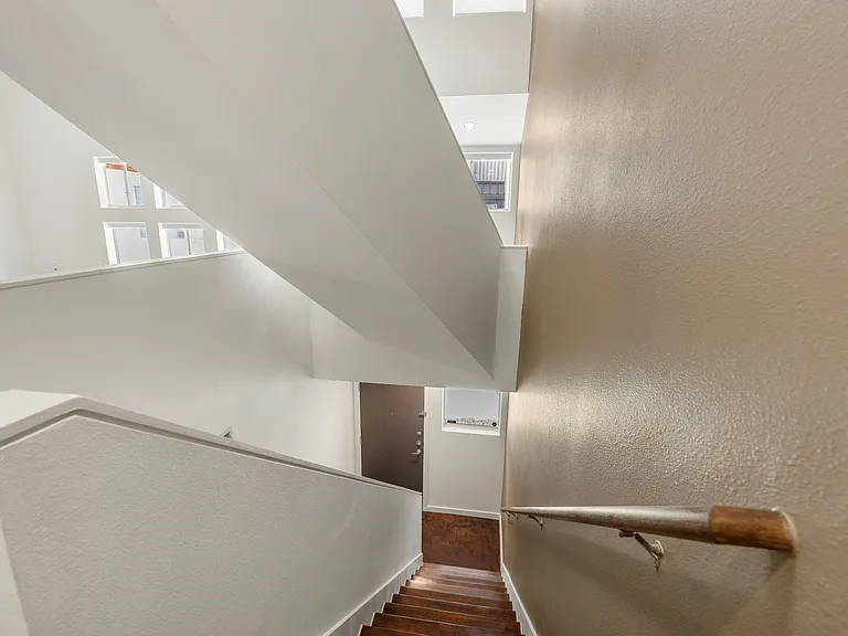 349 Sydnor St — Photo 5