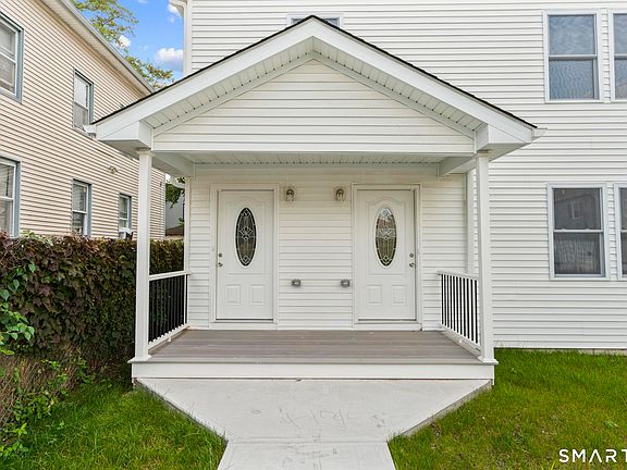 3rd image of 131 Columbia St #1