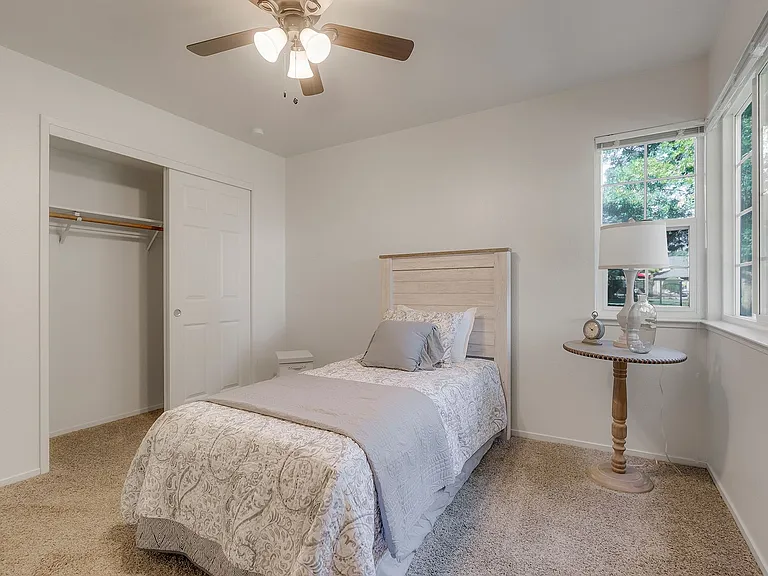 Oak Meadow Apartments — Photo 14