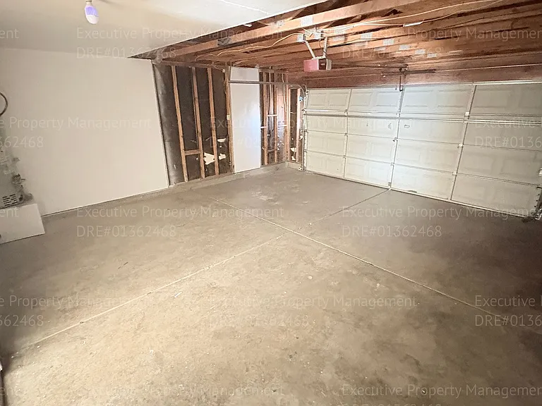 7400 Cross Glade St — Photo 17