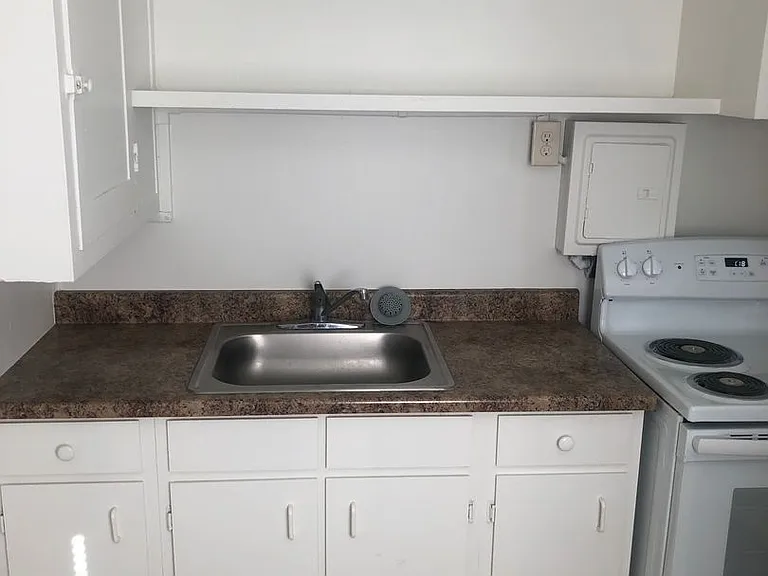 1120 Pine St #102 — Photo 3