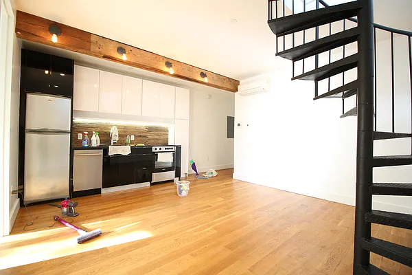 Rented by Flight of Fancy Realty Group | media 16