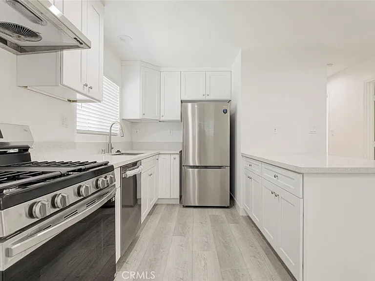 1307 E Acacia — Photo 8