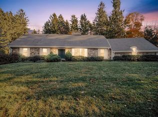 16 Merry Hill Rd, Poughkeepsie, NY 12603