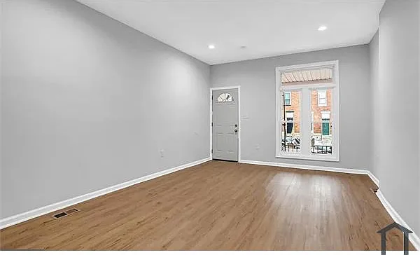 2234 W Fayette St — Photo 15