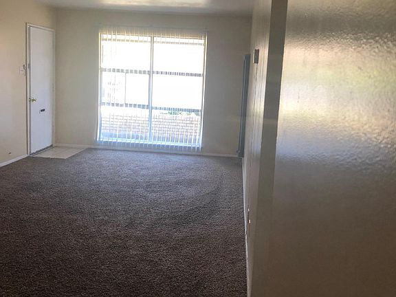 3rd image of 2929 Van Buren Ave APT 1