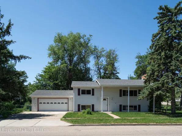 1716 Thompson St, Bismarck, ND 58501