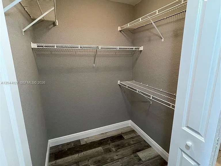 2831 N Oakland Forest Dr #101 — Photo 7