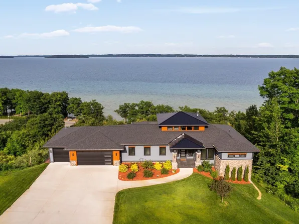 9319 S Majestic Ridge Dr, Traverse City, MI 49684