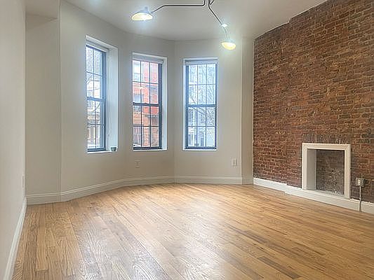 1st image of 70 Herkimer St APT 1