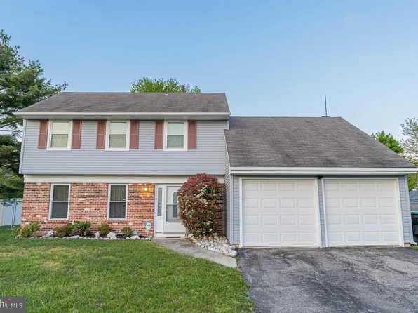 46 Arbor Meadow Dr, Sicklerville, NJ 08081