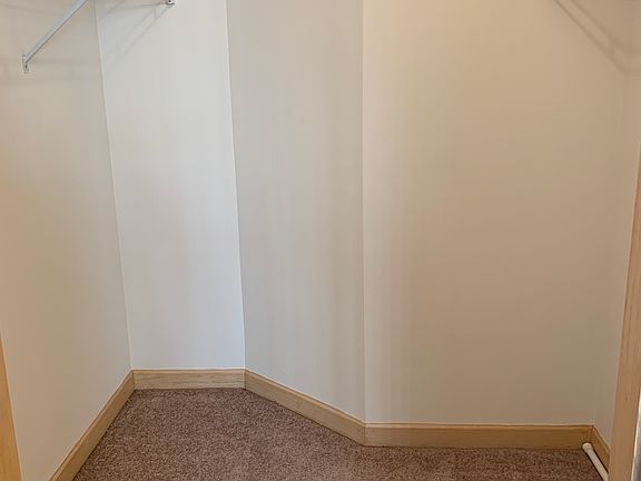 5th image of 6472 N Northwest Hwy APT 105