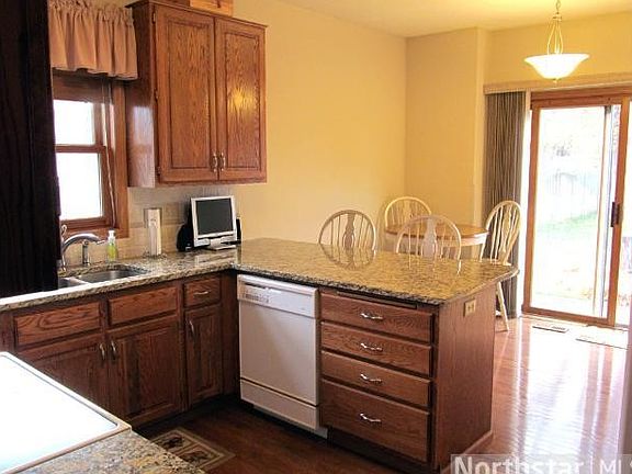 2nd image of 5883 Bayberry Dr