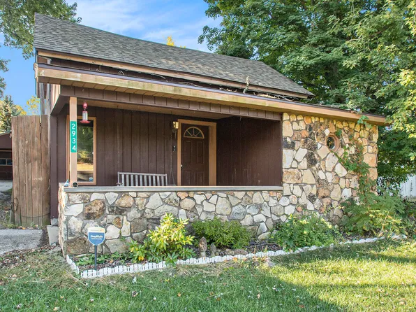 2934 W Front St, Buchanan, MI 49107