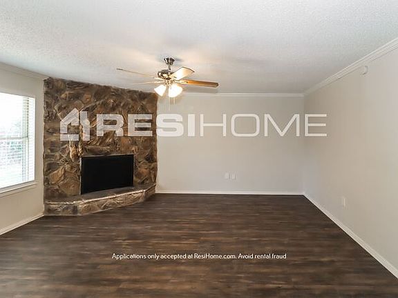 4th image of 3400 Sugar Plum Ln