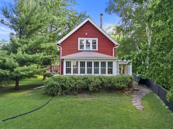 18905 W Linnie Lac PLACE, New Berlin, WI 53146