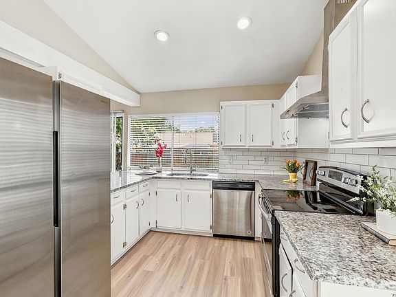4th image of 4622 LA MARQUESA ST