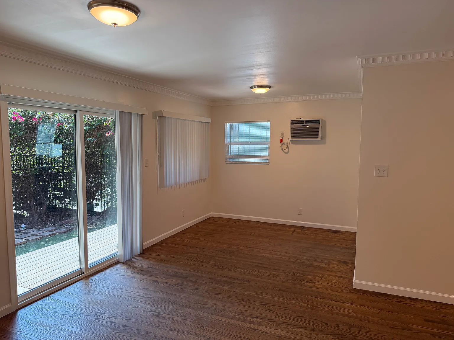 2 bed, 1375 sqft, $2,600 — Photo 1