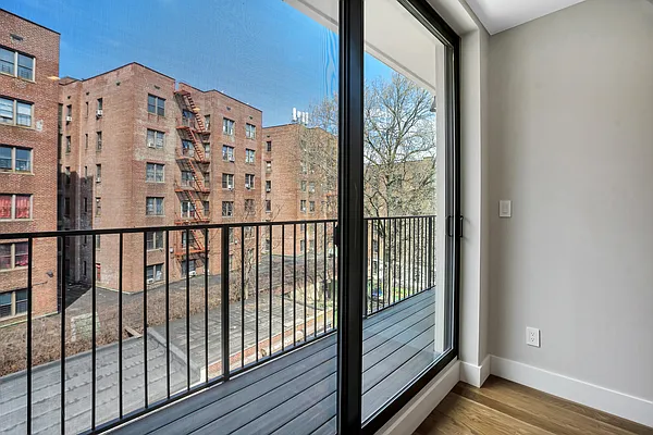 Rented by Bank Neary | media 35