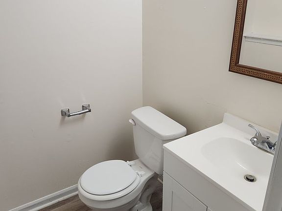 4th image of 2512 Southridge Dr #D