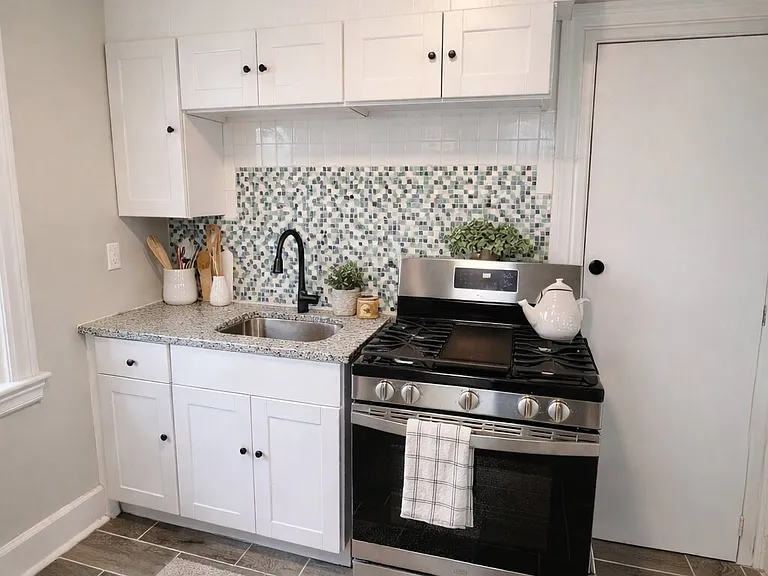 123 Cottage St #5 — Photo 1