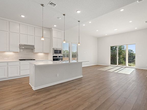5th image of 380 Treadwell Ln
