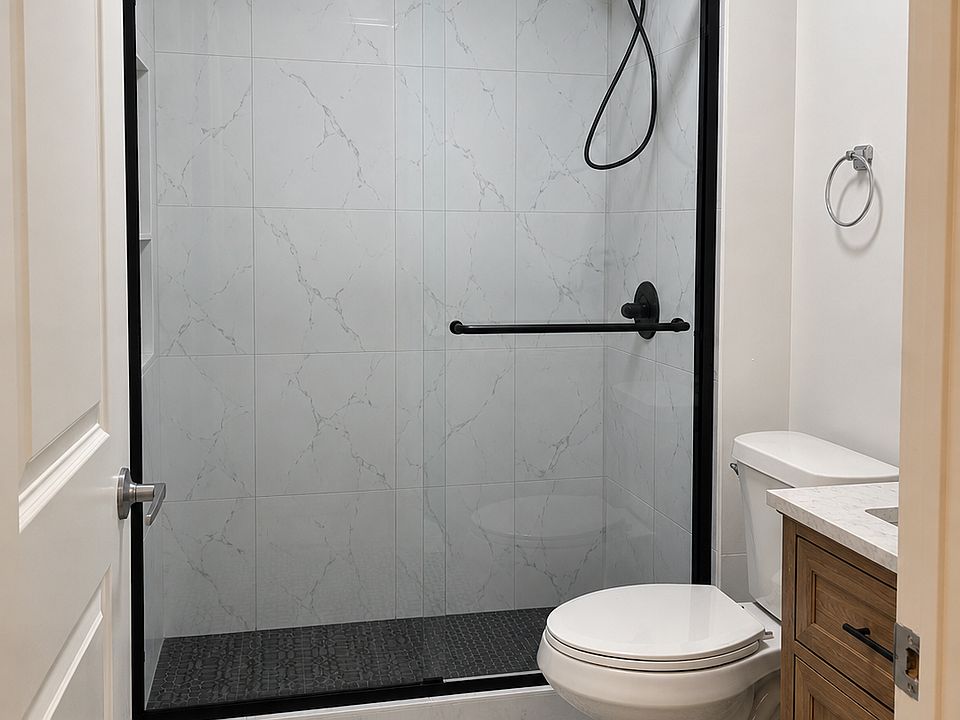 2nd image of 725 7th St APT 1