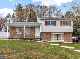 26 Fenwick Dr, Manchester, PA 17345