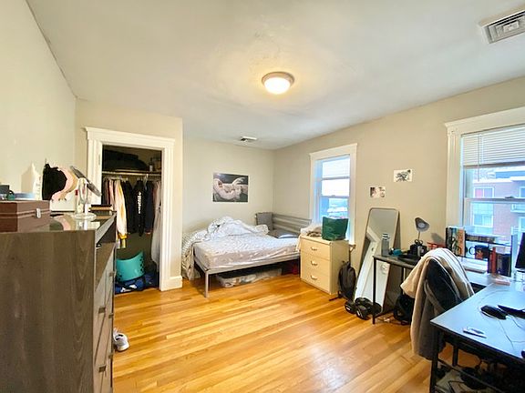2nd image of 152 Parker Hill Ave #2
