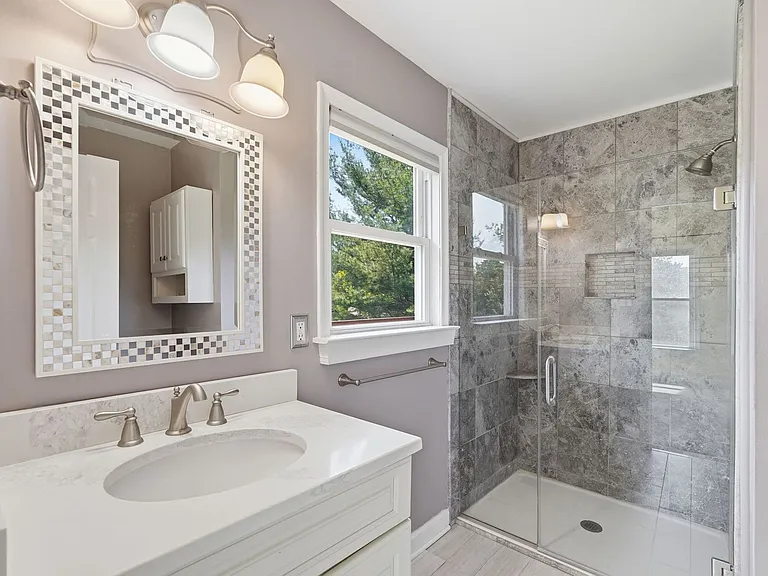 131 Stonedown Ln — Photo 10