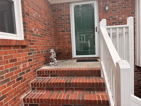 2015 Saddlegate Ct, Greensboro, NC 27407