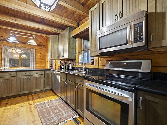 17th image of this home