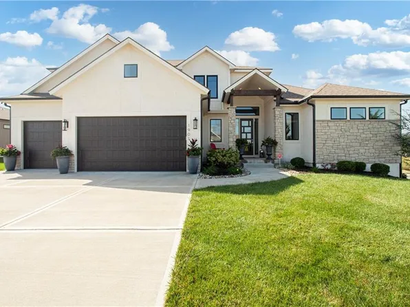 1901 NE Park Ridge Dr, Lees Summit, MO 64064