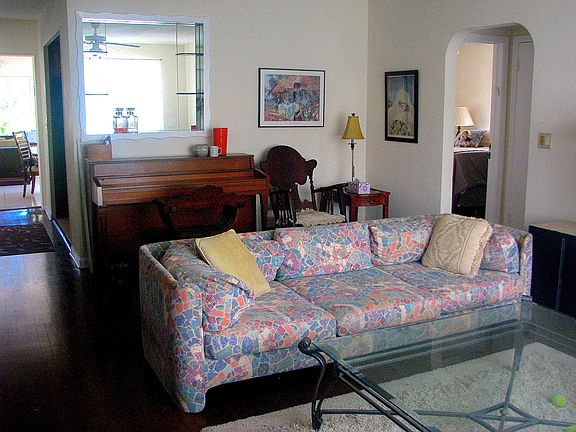 4th image of 1006 N Ocean Breeze