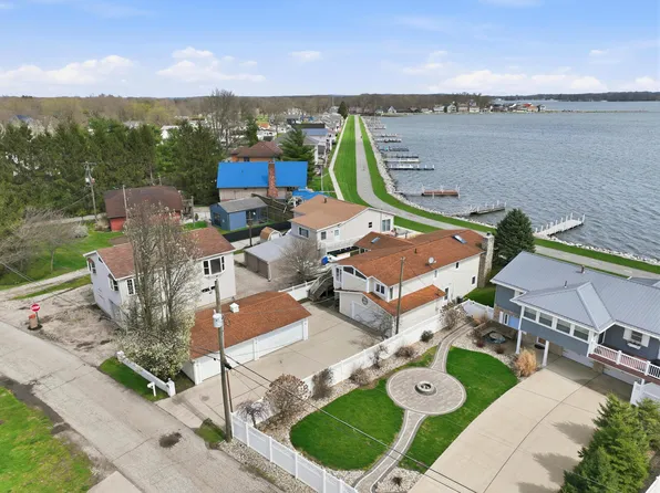 13482 W Bank Dr, Millersport, OH 43046