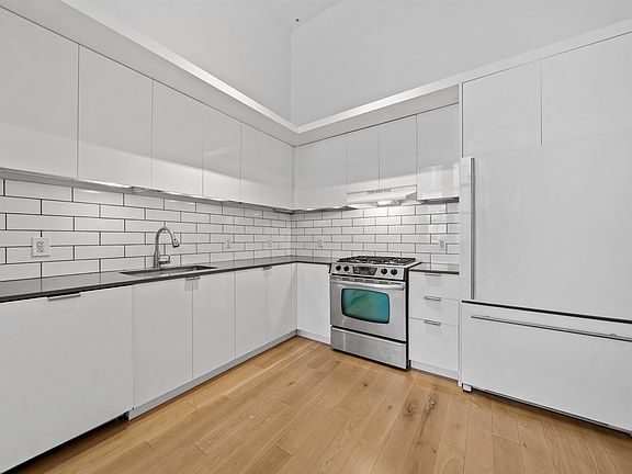 4th image of 50 Dey St APT 533